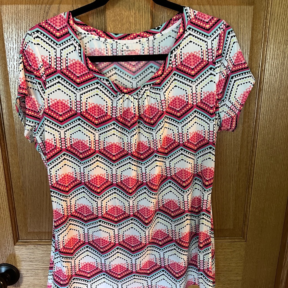 Worthington Short Sleeve Multi-Colored Blouse.  Size L.
